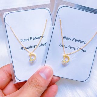 Dây chuyền titan chữ D đính hạt