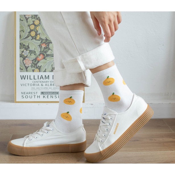 Vớ cao cổ thời trang Nam Nữ phong cách trẻ trung và năng động.