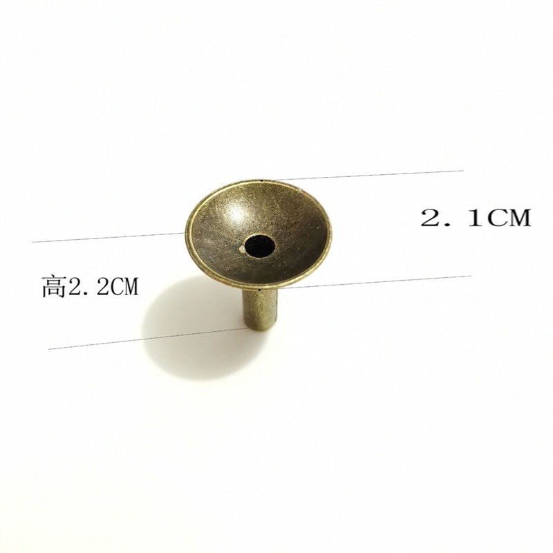 Phiễu đặt nụ xông trầm-chiều dài : 2.2cm- đường kính: 1.7cm.