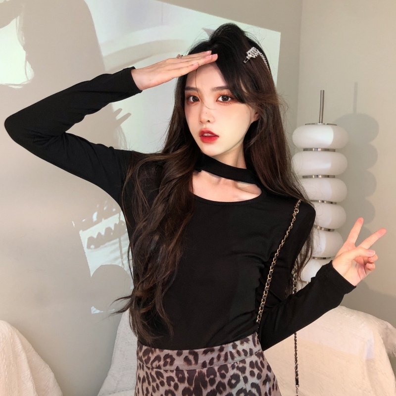 Áo Croptop Tay Dài Thiết Kế Khoét Quyến Rũ