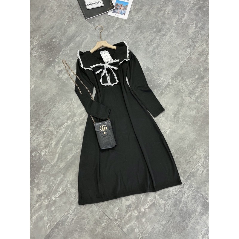 Váy Xuông Cổ Ren sang chảnh