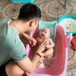 Lưới tắm cho bé