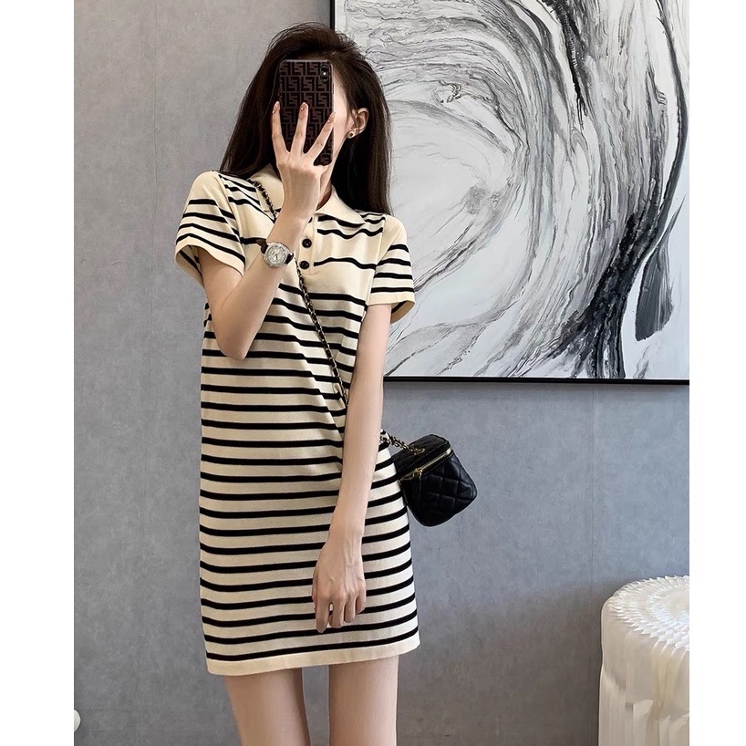 Váy polo dệt kim nữ - Đầm dáng suông kẻ ngang tay ngắn cổ đức phong cách Hàn Quốc | BigBuy360 - bigbuy360.vn