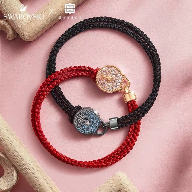 Vòng cổ và vòng tay Swarovski Thất Tịch Vương Nhất Bác đại ngôn