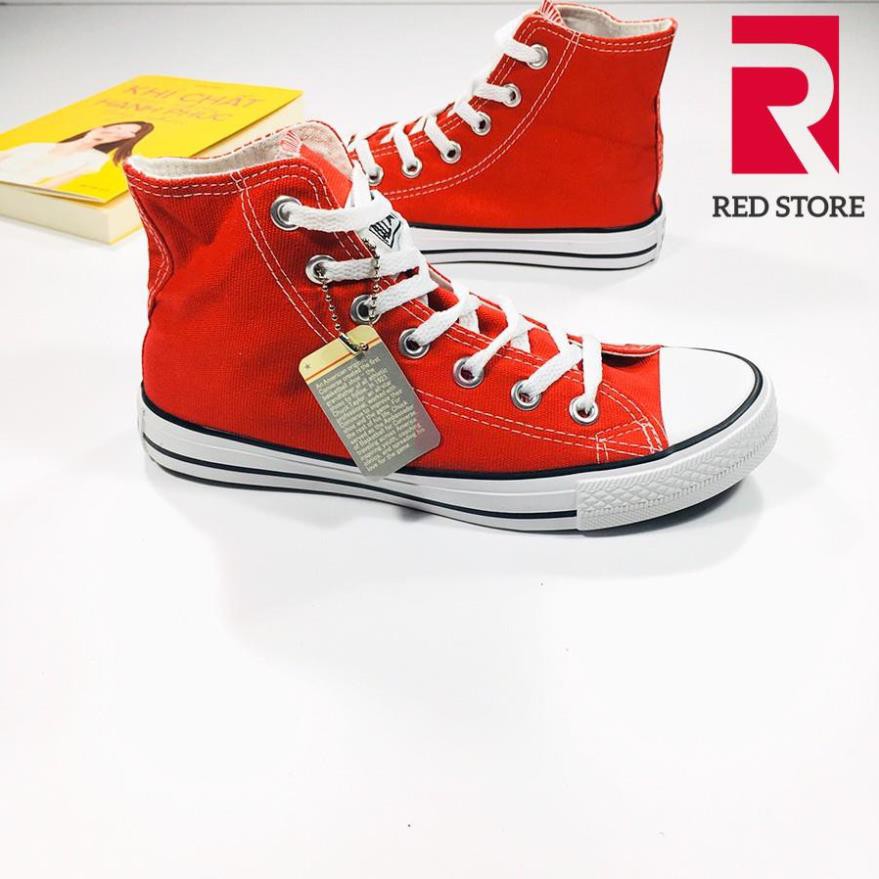 Giày sneaker màu đỏ cổ cao