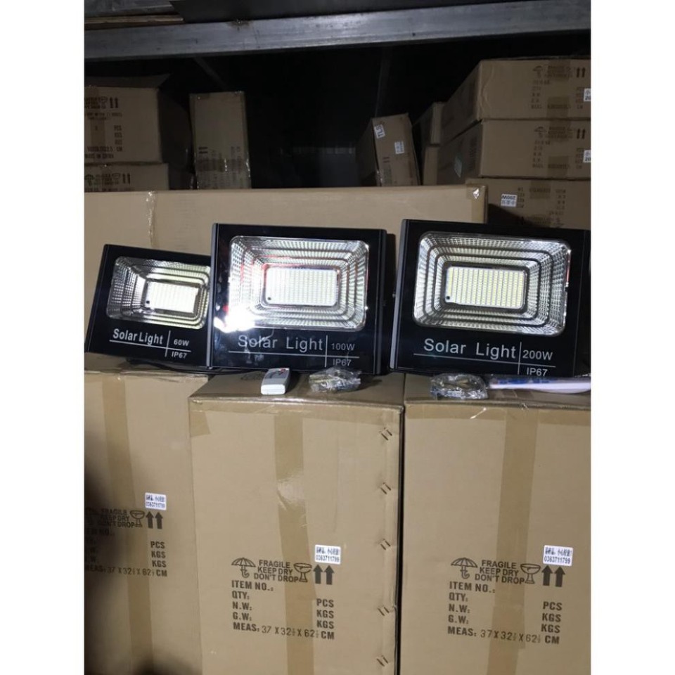Đèn pha led năng lượng mặt trời 200w chống nước IP67 Vỏ Nhôm Đúc có Giấy Bảo Hành .