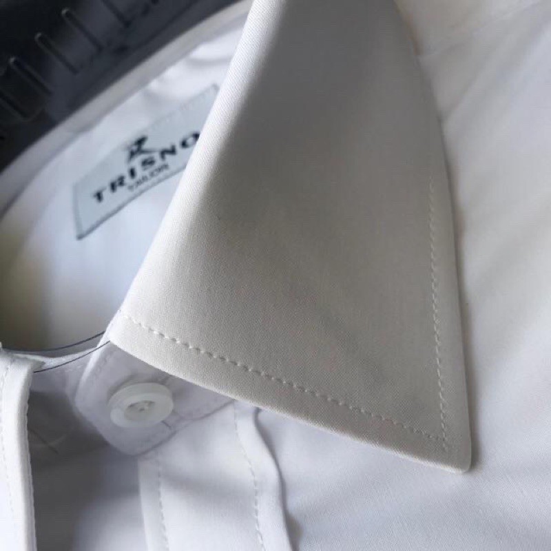Áo trắng dài tay mát chống nhăn phom tailor dáng vừa.