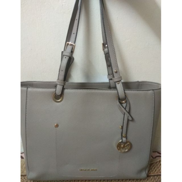 Túi Michael Kors ghi xám 300k