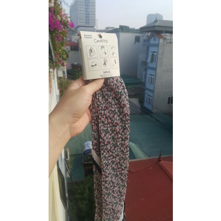Khăn quàng cổ Mango auth