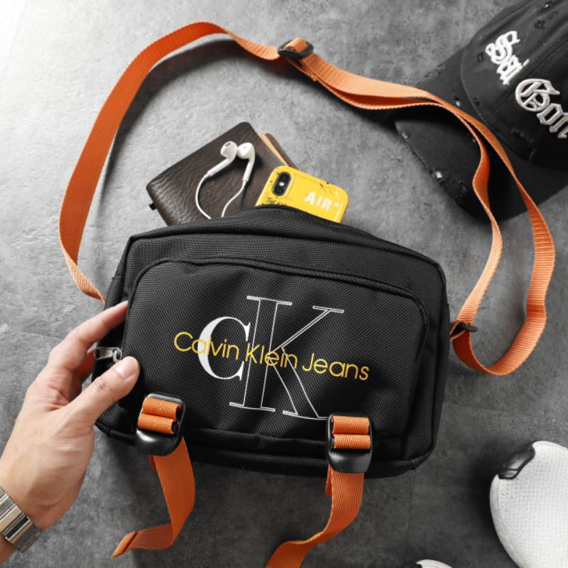 Túi chéo C▫️K Essential Sport