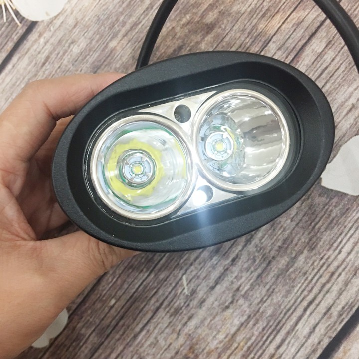 Đèn LED trợ sáng L2 giúp bạn an toàn hơn khi đi ban đêm G212