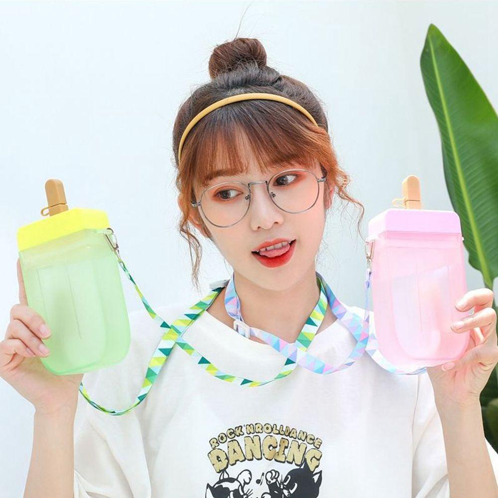 Bình Nước Bằng Nhựa Màu Ngà Có Dây Thừng Cho Trẻ Em Và Người Lớn