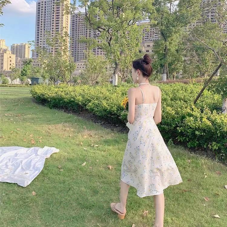 Đầm nữ hoa nhí hai dây dáng xòe midi Emilyshop