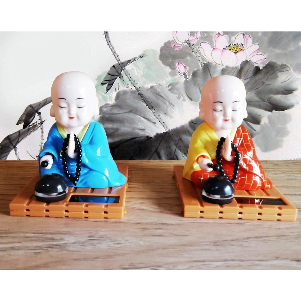 Tượng Thầy Chùa gõ mỏ tụng kinh