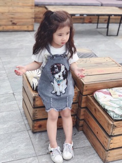 Váy yếm cho bé gái