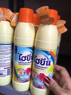 Nước tẩy quần áo màu thái lan