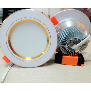 Đèn Led âm trần 3 chế độ đổi màu viền vàng đế tản nhiệt 7w phi 90 (như hình)