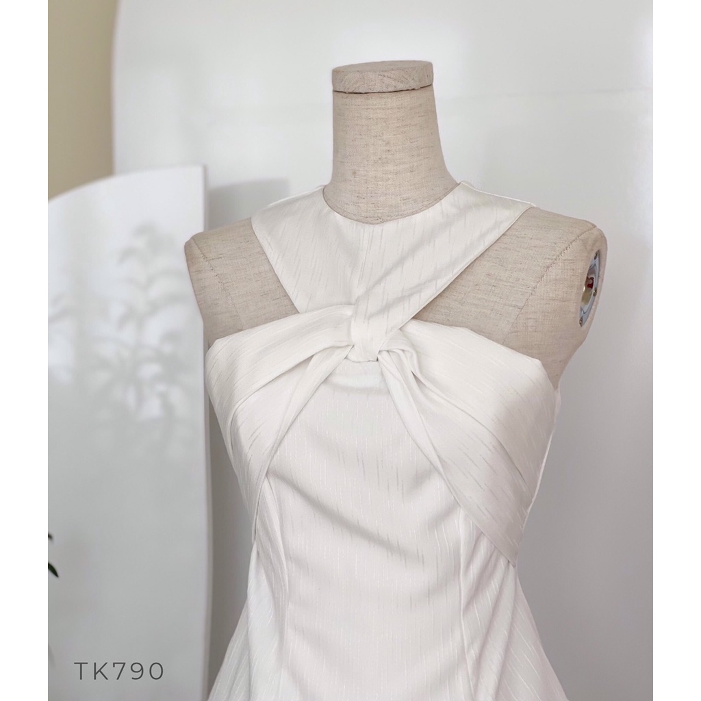 Đầm xòe xoắn ngực vải ánh kim