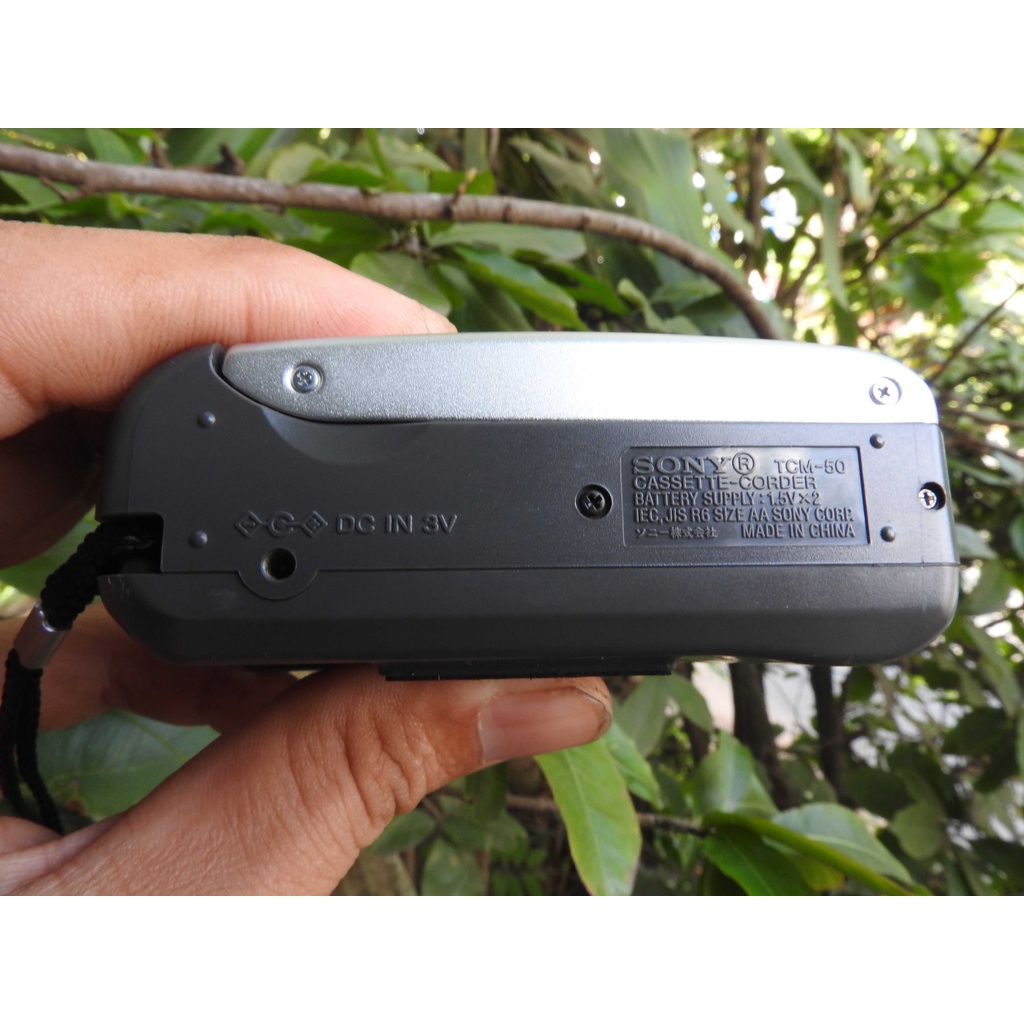 Máy nghe nhạc Cassette Sony TCM-50 loa ngoài phát băng 2 chiều Auto Reverse máy sáng đẹp cầm chắc tay