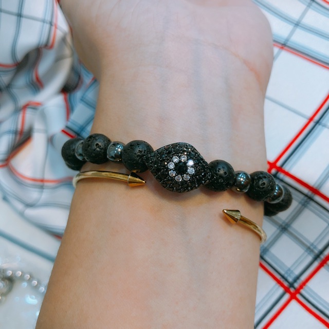 Vòng tay hạt charm nam