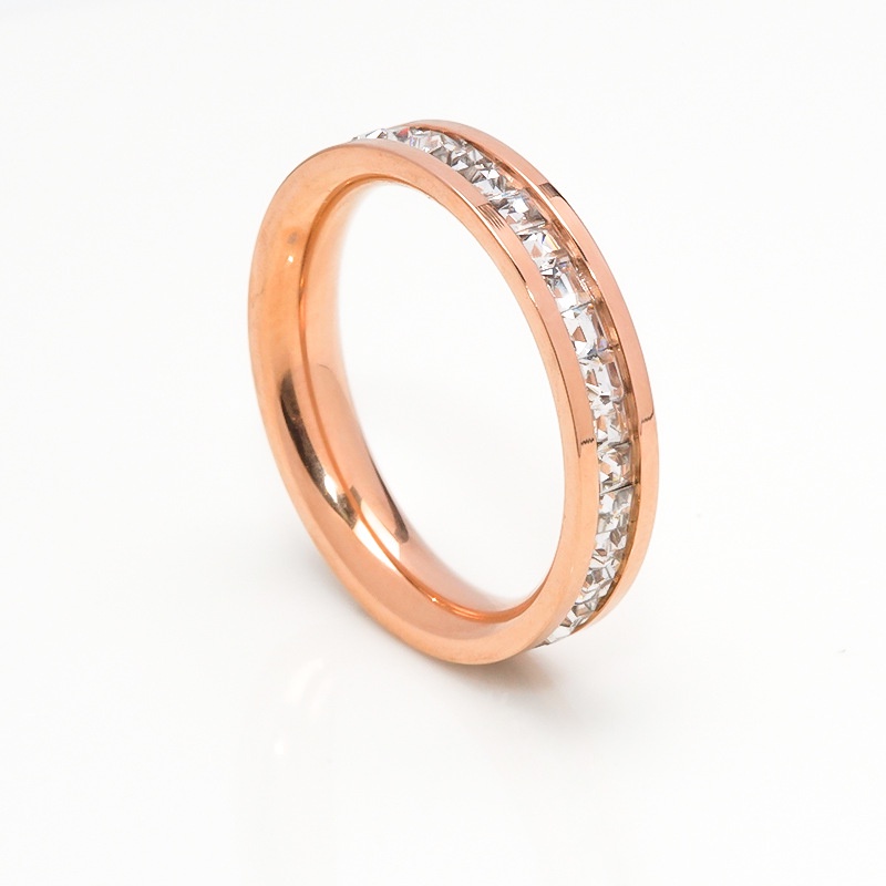 Nhẫn Đôi Bằng Thép Titan Không Gỉ Đính Kim Cương Giả Phủ Toàn Bộ Hàng