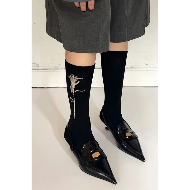 Miu gold coin pointed toe cat heel sandals women's 2022 catwalk style closed toe shallow mouth high heel shoes French retro single shoes RJU8