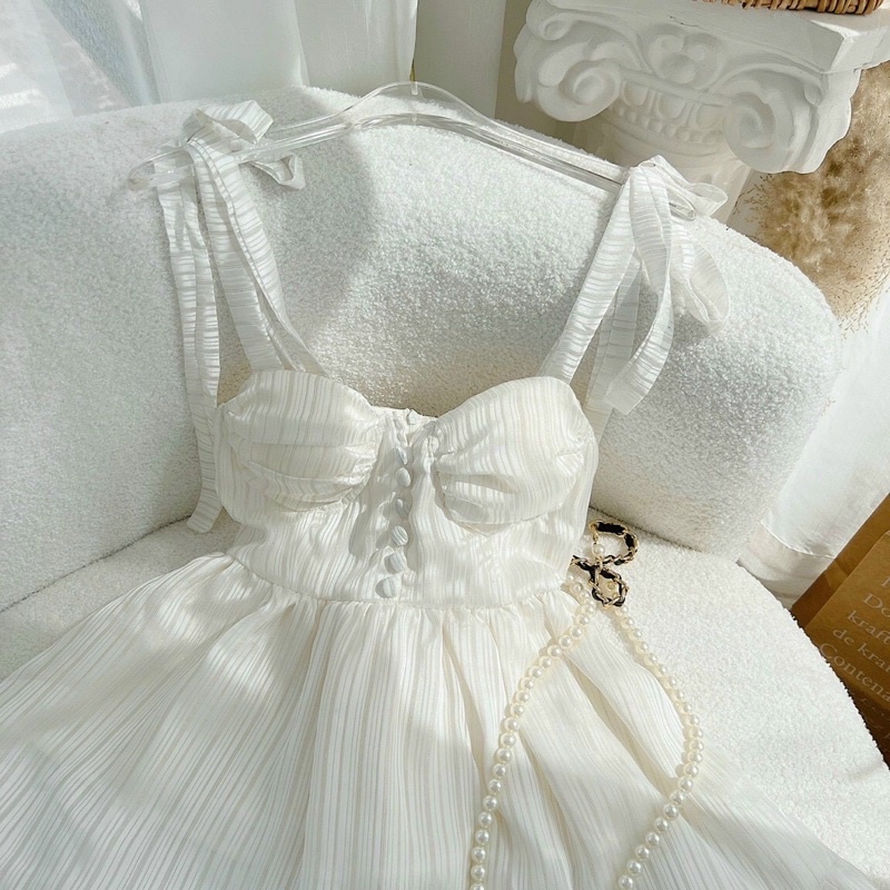 ĐẦM TRẮNG 2S CỘT VAI CÚP NGỰC CHÂN BÈO