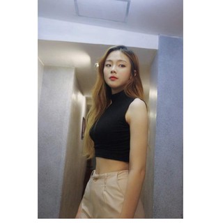 Áo thun croptop sát nách cổ cao 2 phân