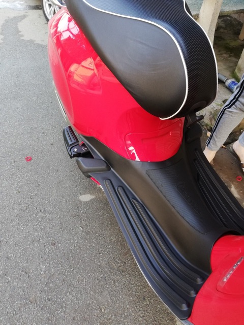 GÁC CHÂN SAU CHO XE VESPA