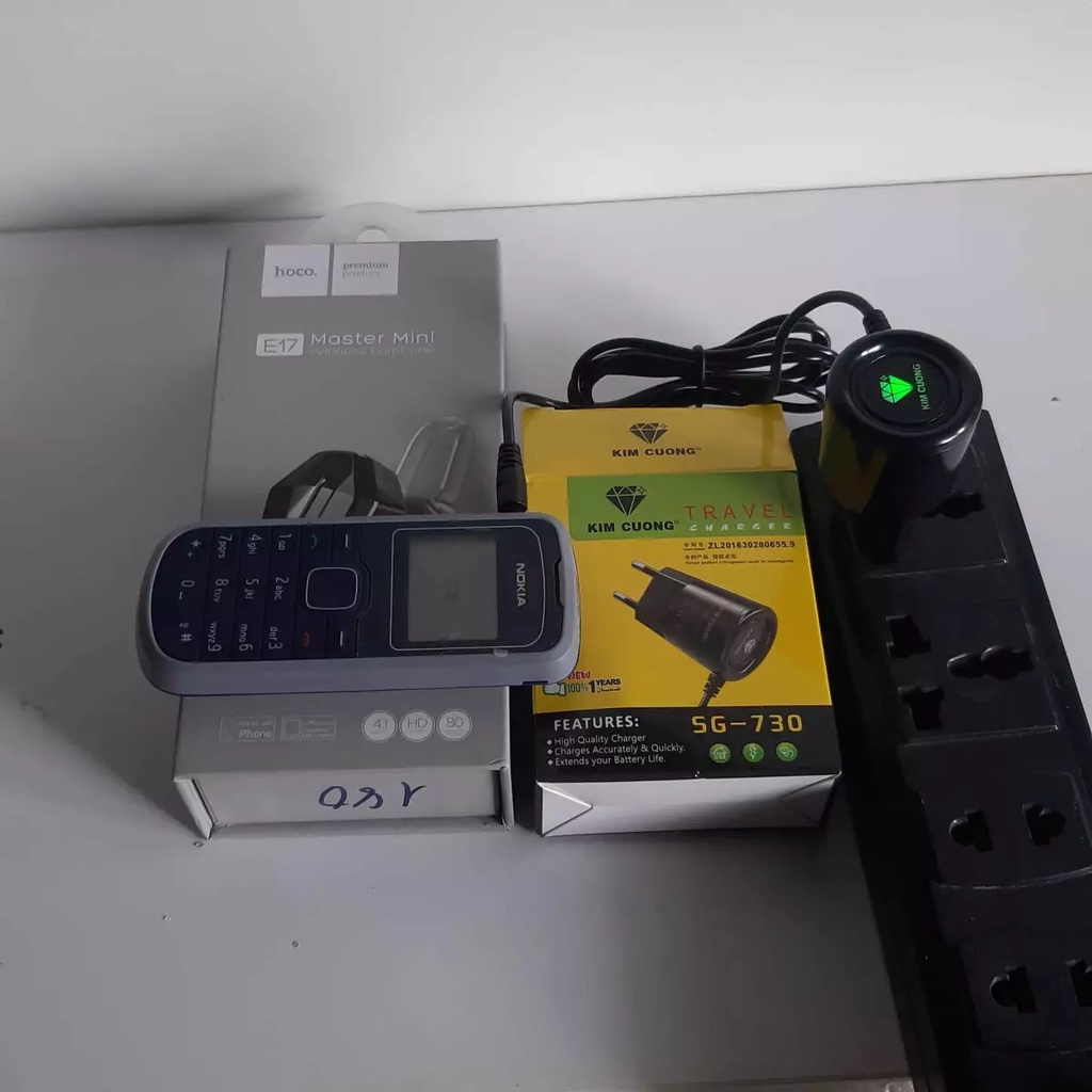 Bộ Sạc Kim Cương Liền Dây Chân Kim nhỏ dành cho các dong máy NOKIA, Máy ép, duỗi tóc