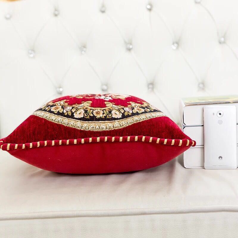 Gối tựa lưng tây âu, gối tựa trang trí, gối tựa sofa màu đỏ có viền