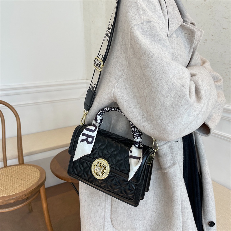 Túi đeo vai IELGY dáng vuông quai xách bản rộng thời trang trẻ trung dành cho nữ