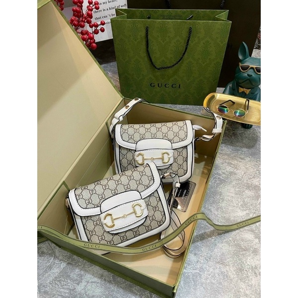 Túi GC hà hồ viền nâu và viền trắng size 20cm