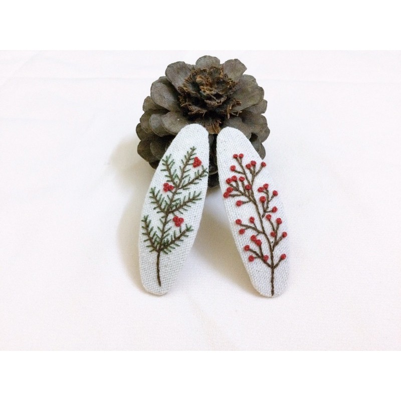 Kẹp tóc bọc vải thêu hoa handmade