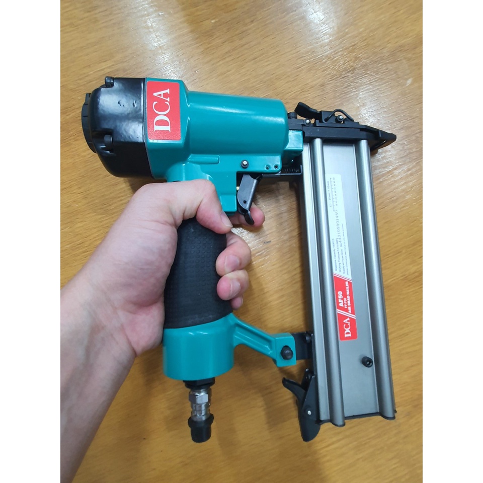 Máy bắn đinh dùng hơi DCA-AF50