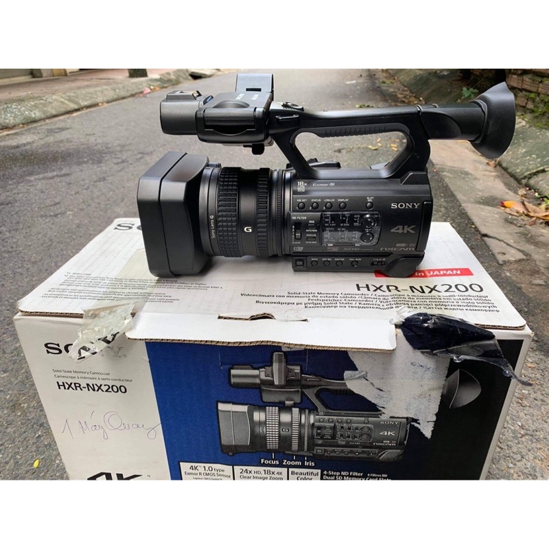 Máy Quay Sony HXR-NX200 4K  còn box như mới