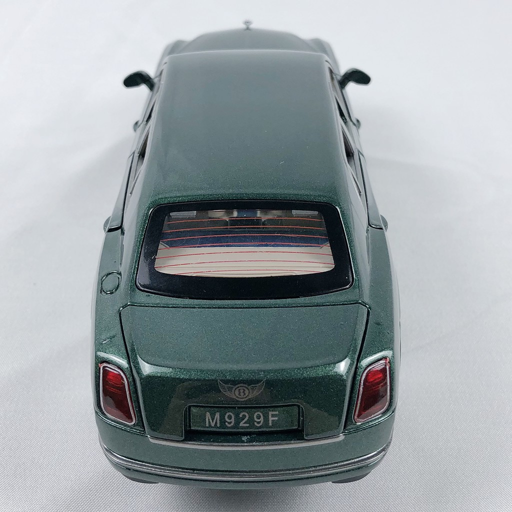 Mô hình xe ô tô Bentley Mulsanne Grand Limousine tỉ lệ 1:24, mở hết cửa, khung xe kim loại chắc chắn