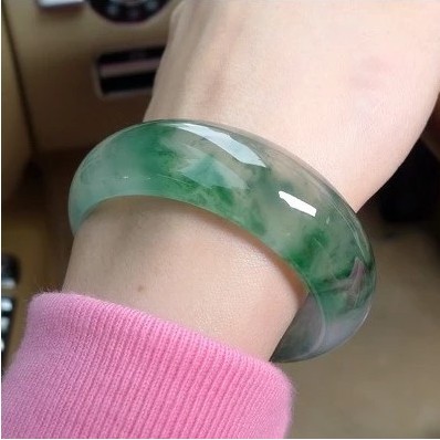 Vòng đeo tay màu ngọc bích tự nhiên kiểu dáng thanh lịch dành cho nữ