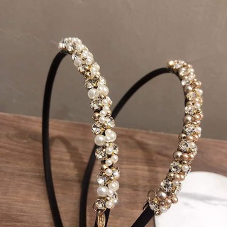Bờm mảnh kết trai và đá nhỏ