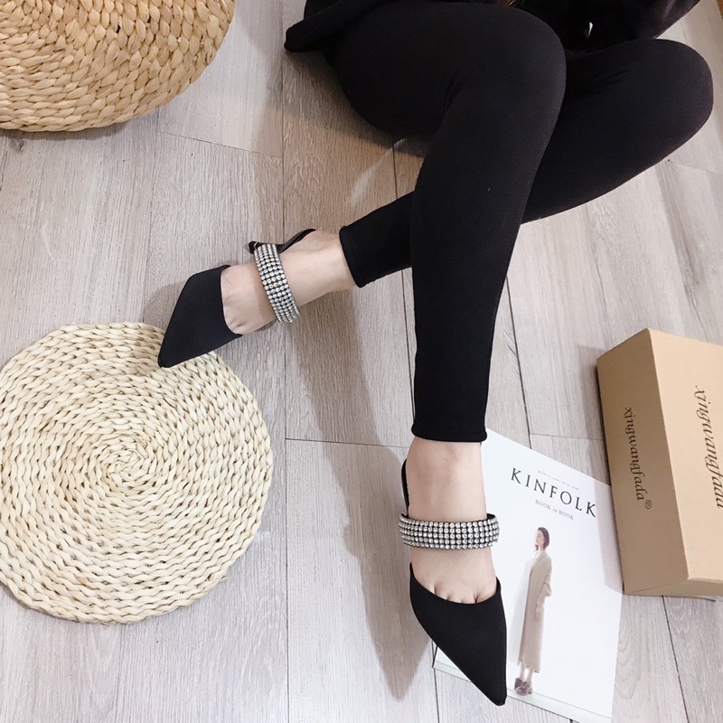 Guốc sục quai đá mũi nhọn qccc fullbox