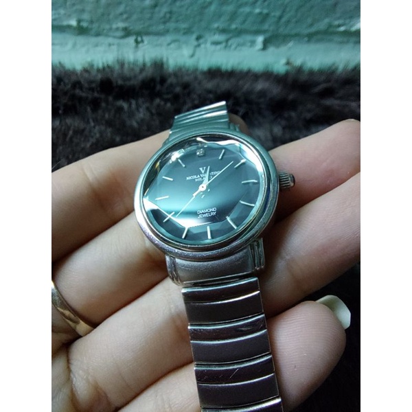 Đồng hồ nữ hiệu nicola Valentino  nhật