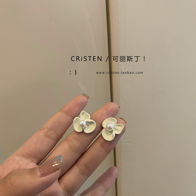 Khuyên tai hình bông hoa nhỏ gắn ngọc trai thời trang Hàn Quốc cho nữ