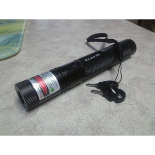 ĐÈN PIN CHIẾU TIA LASER 303 SIÊU SÁNG [FREESHIP]