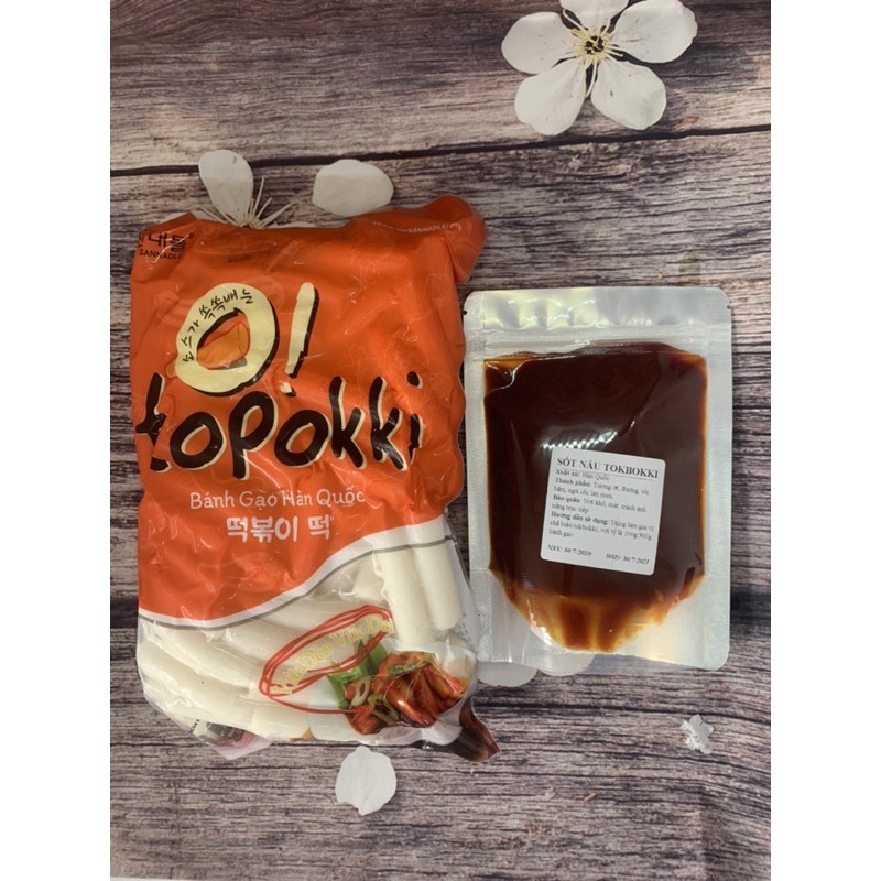 ( COMBO ) BÁNH GẠO TOPOKKI HÀN QUỐC 1KG KÈM SỐT TOKBOKKI 200G + 1 CHẢ CÁ LIÊN DOANH 450G | BigBuy360 - bigbuy360.vn