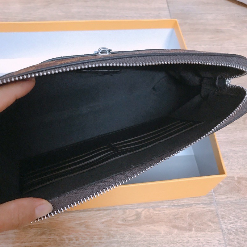 Cluth, tab, ví cầm tay đế rộng khoá số khách đặt full box có móc quai cầm tay Rosabell