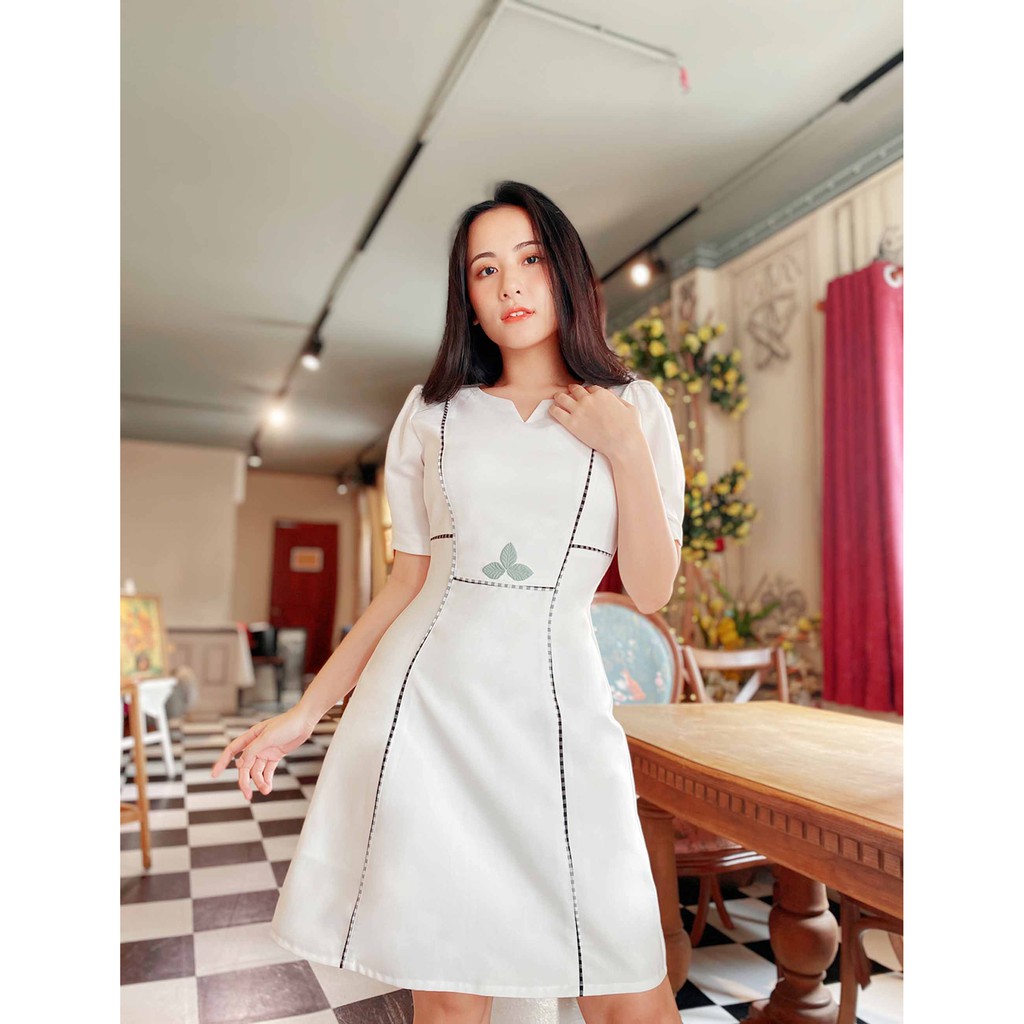 [Mã FAGREEN245 giảm 10% tối đa 30K đơn 99K] [FREESHIP] Váy trắng dự tiệc thanh lịch mềm mát họa tiết kẻ sọc | BigBuy360 - bigbuy360.vn