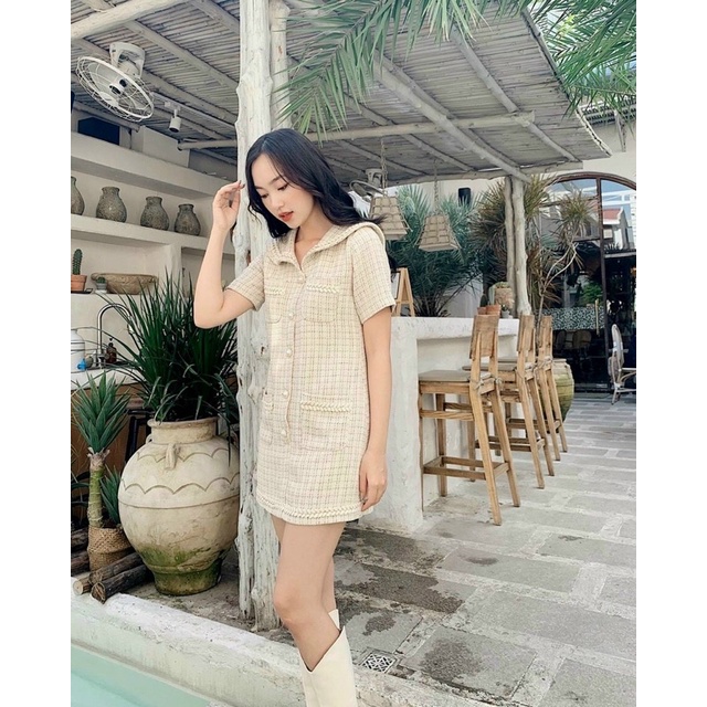 Đầm tweet màu kem có cổ