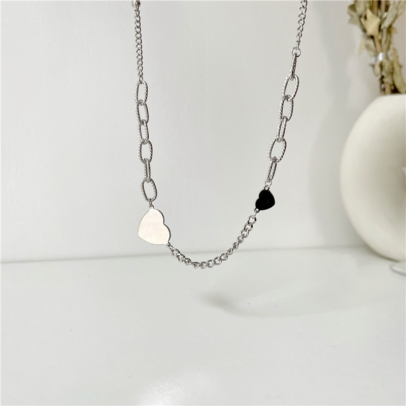 Vòng cổ Bằng Kim Loại Màu Bạc Hình Trái Tim Phong Cách Retro Hàn Quốc