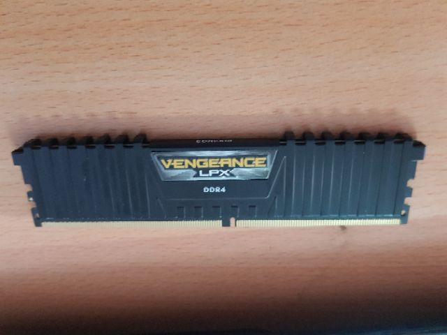 Ram D4 Corsair 8G/2400 Vengeance LPX Tản Nhiệt | BigBuy360 - bigbuy360.vn