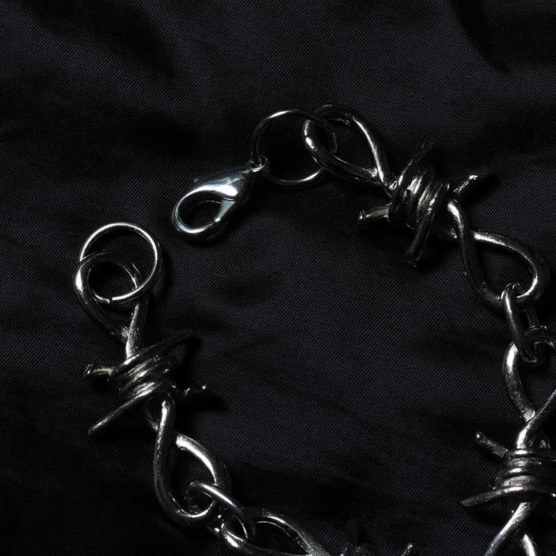 Vòng tay phong cách hip hop cá tính